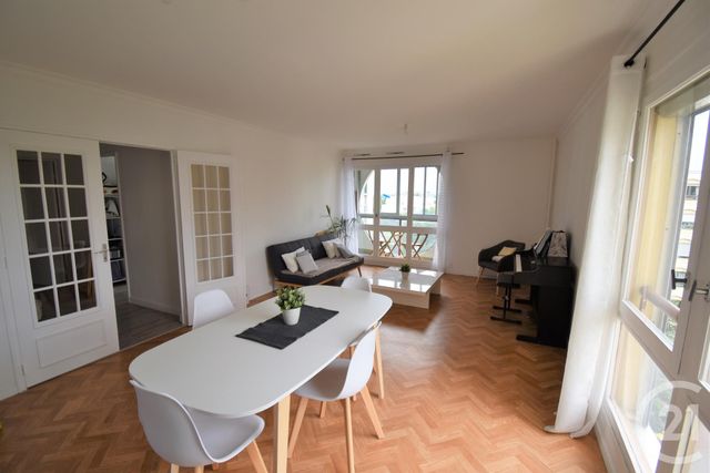 Afficher la photo en grand Appartement T4 à vendre - 4 pièces - 85,94 m2 - RENNES - 35 - BRETAGNE