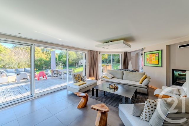 Afficher la photo en grand Maison à vendre - 8 pièces - 232 m2 - Laille - 35 - BRETAGNE