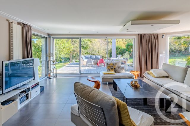 Afficher la photo en grand Maison à vendre - 8 pièces - 232 m2 - Laille - 35 - BRETAGNE
