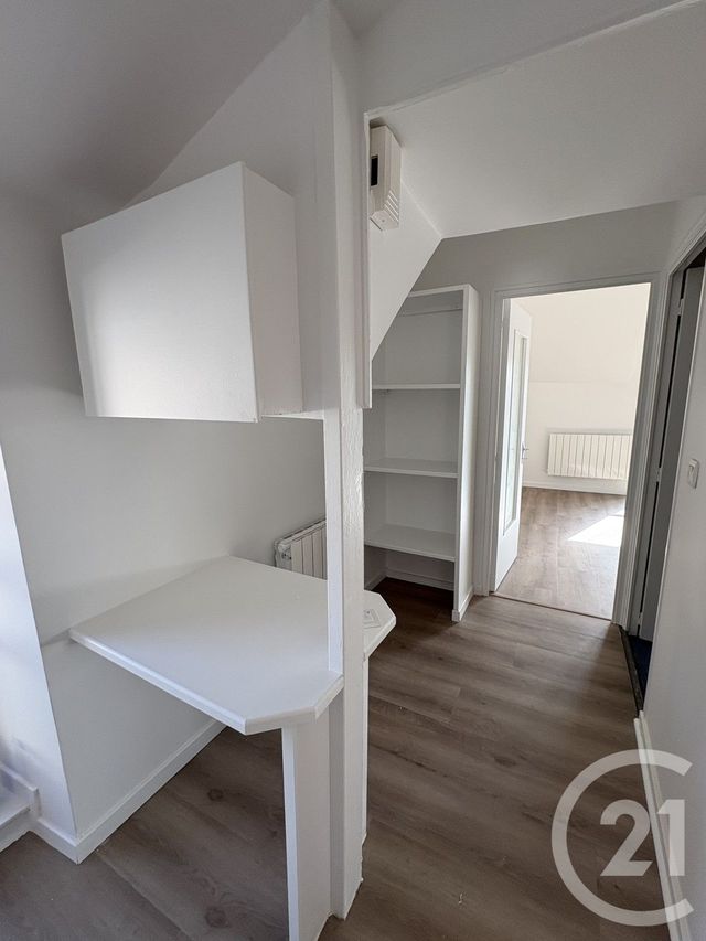 Appartement T2 &agrave; louer - 2 pi&egrave;ces - 41,77 m2 - St Jean Sur Mayenne - 53 - PAYS-DE-LOIRE