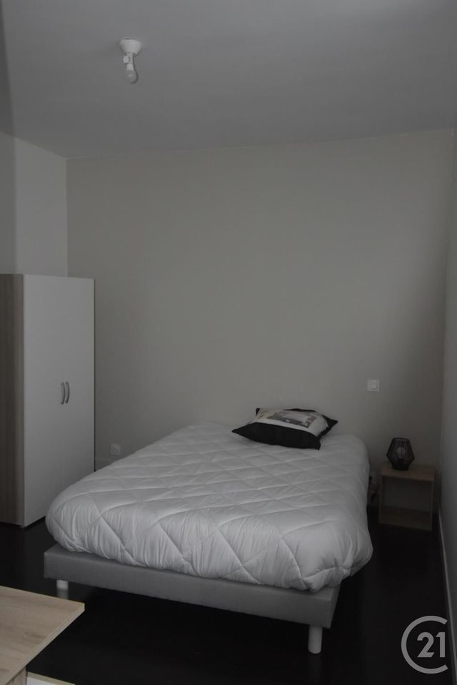 Appartement à louer - 5 pièces - 13 m2 - Laval - 53 - PAYS-DE-LOIRE