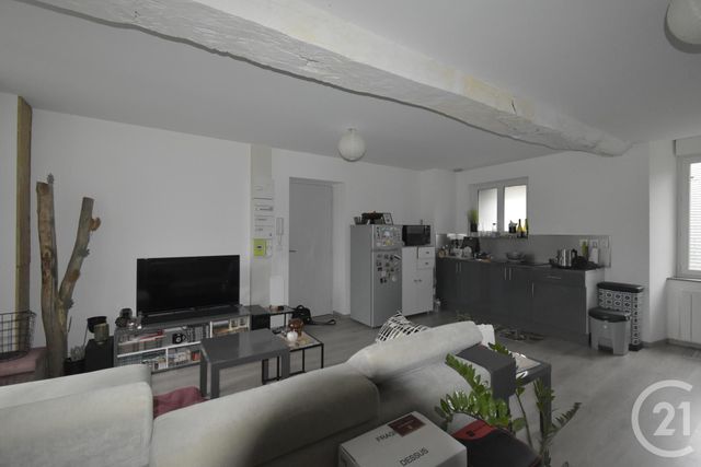 Appartement F2 &agrave; louer - 2 pi&egrave;ces - 47 m2 - Cosse Le Vivien - 53 - PAYS-DE-LOIRE