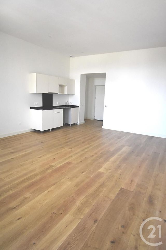 Appartement T4 à louer - 4 pièces - 78,28 m2 - Laval - 53 - PAYS-DE-LOIRE