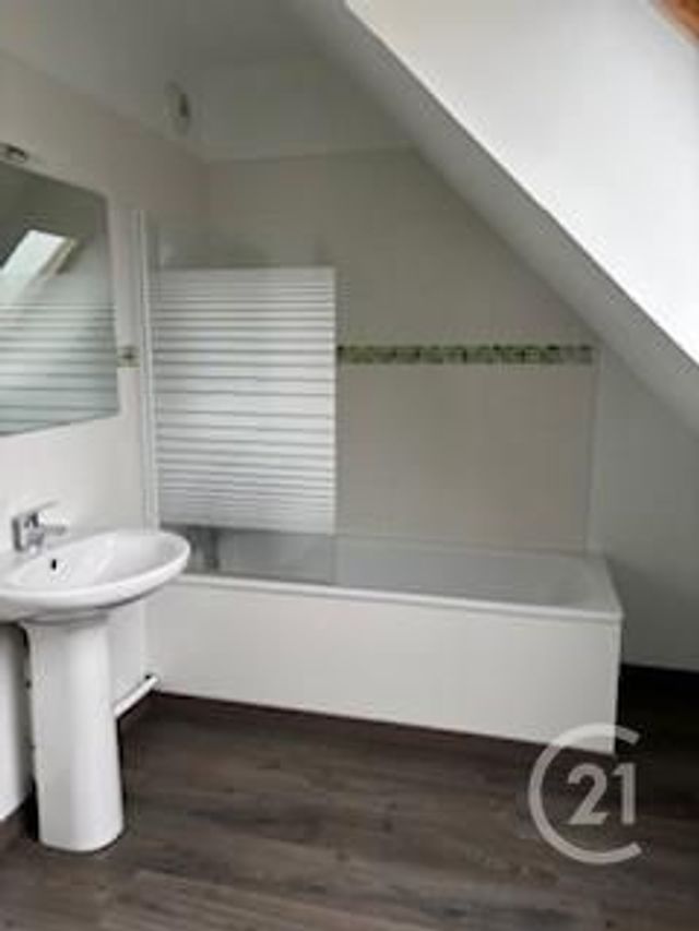 Maison &agrave; louer - 4 pi&egrave;ces - 100,75 m2 - Force - 53 - PAYS-DE-LOIRE