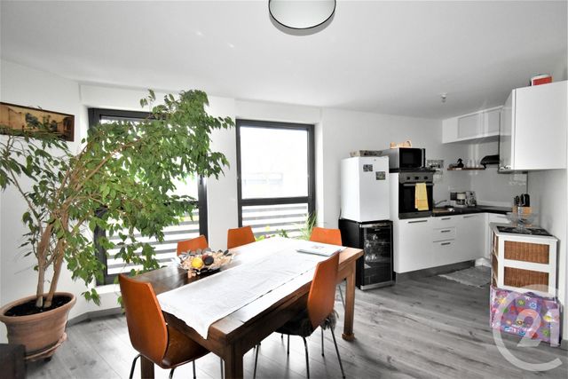 Appartement T3 à louer - 3 pièces - 68 m2 - Laval - 53 - PAYS-DE-LOIRE