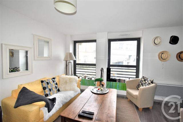 Appartement T3 à louer - 3 pièces - 68 m2 - Laval - 53 - PAYS-DE-LOIRE