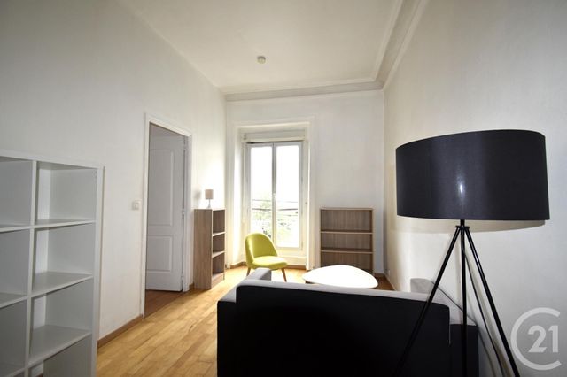 Appartement à louer - 2 pièces - 35 m2 - Laval - 53 - PAYS-DE-LOIRE