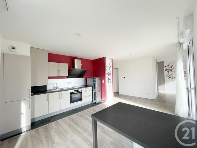 Afficher la photo en grand Appartement T3 à vendre - 4 pièces - 76 m2 - St Berthevin - 53 - PAYS-DE-LOIRE