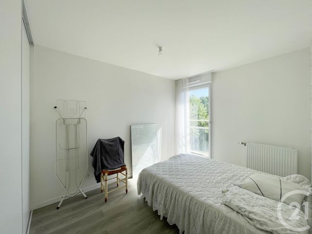 Afficher la photo en grand Appartement T3 à vendre - 4 pièces - 76 m2 - St Berthevin - 53 - PAYS-DE-LOIRE