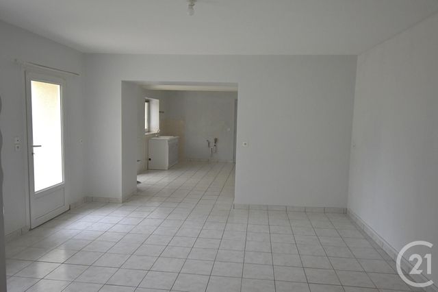 Maison à louer - 3 pièces - 75,30 m2 - Evron - 53 - PAYS-DE-LOIRE