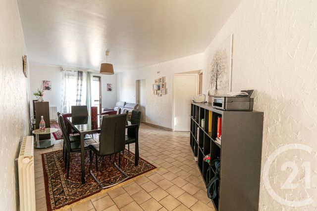 Appartement T3 à louer - 3 pièces - 76,32 m2 - Laval - 53 - PAYS-DE-LOIRE