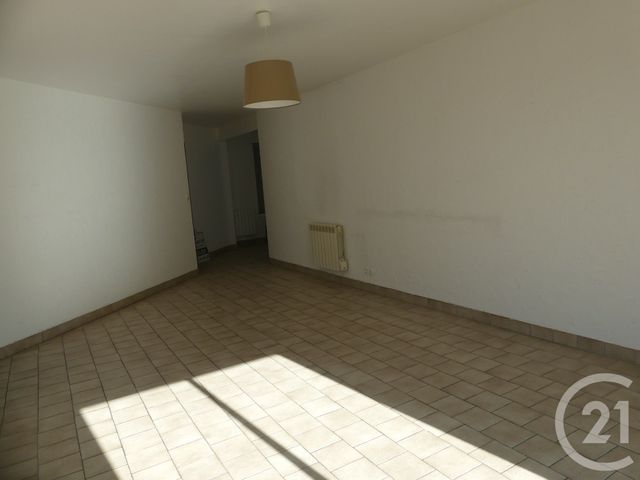 Afficher la photo en grand Appartement T3 à louer - 3 pièces - 76,32 m2 - Laval - 53 - PAYS-DE-LOIRE