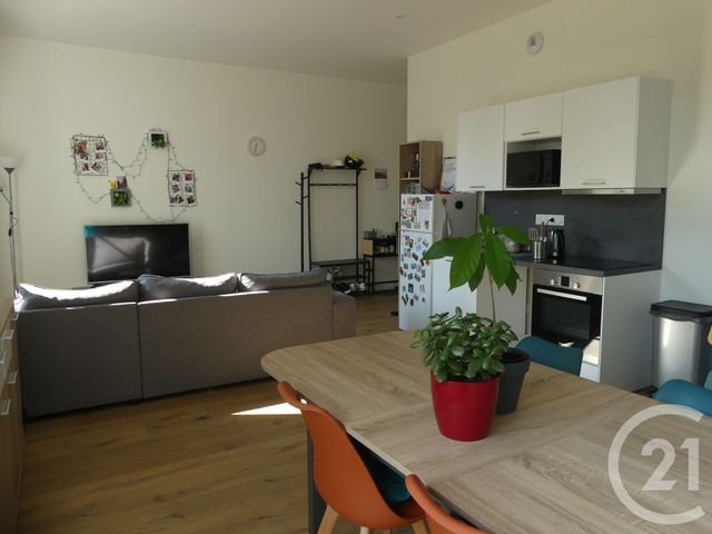 Appartement T3 à louer - 3 pièces - 72,49 m2 - Laval - 53 - PAYS-DE-LOIRE