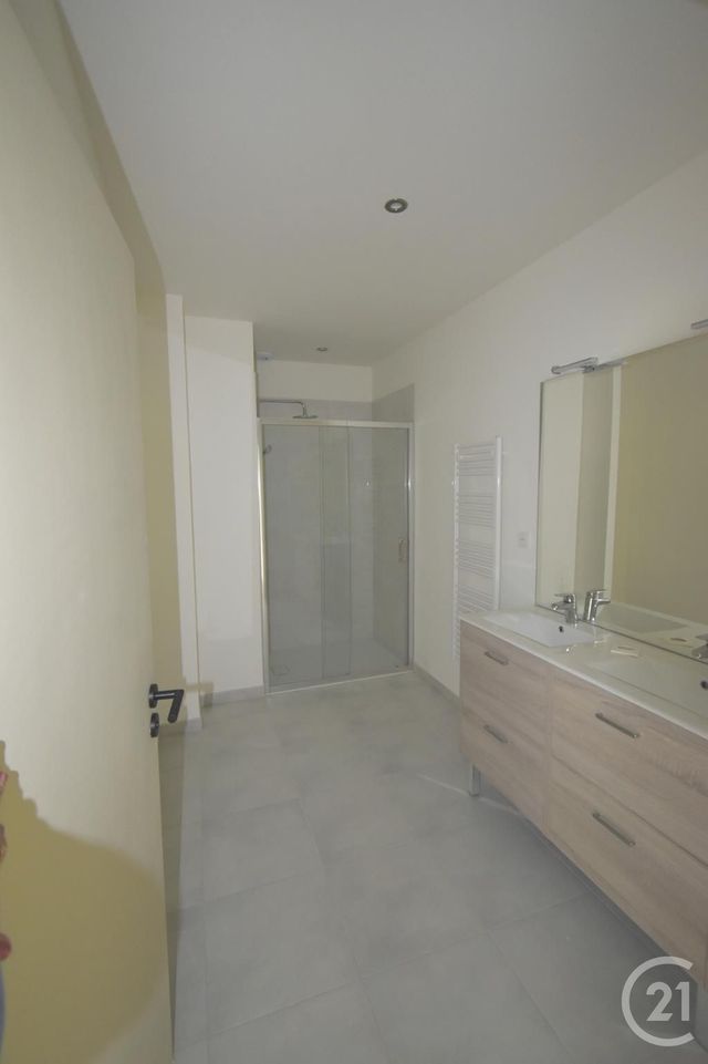 Appartement T3 à louer - 3 pièces - 72,49 m2 - Laval - 53 - PAYS-DE-LOIRE