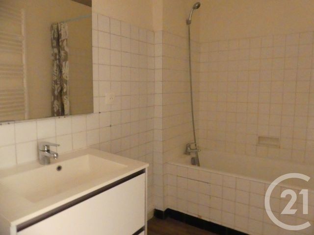 Maison à louer - 2 pièces - 66,59 m2 - Cosse Le Vivien - 53 - PAYS-DE-LOIRE