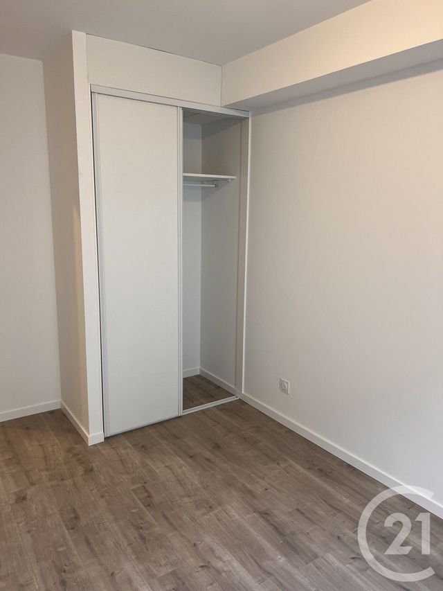 Afficher la photo en grand Appartement T4 à louer - 4 pièces - 94,74 m2 - Laval - 53 - PAYS-DE-LOIRE