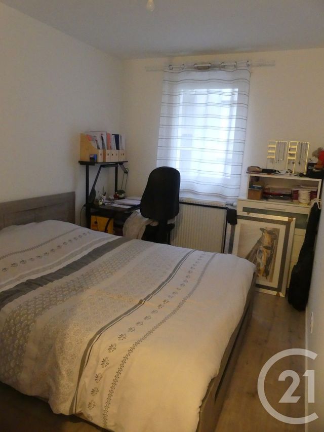 Afficher la photo en grand Appartement T4 à louer - 4 pièces - 94,74 m2 - Laval - 53 - PAYS-DE-LOIRE