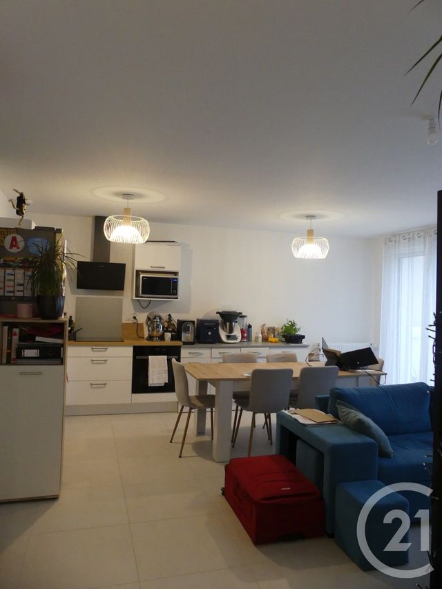 Afficher la photo en grand Appartement T4 à louer - 4 pièces - 94,74 m2 - Laval - 53 - PAYS-DE-LOIRE
