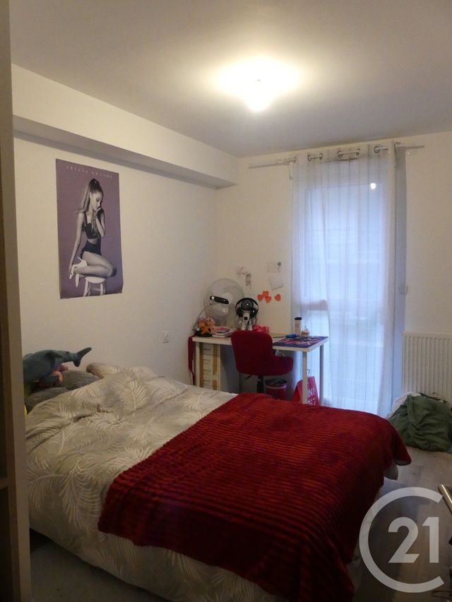 Afficher la photo en grand Appartement T4 à louer - 4 pièces - 94,74 m2 - Laval - 53 - PAYS-DE-LOIRE