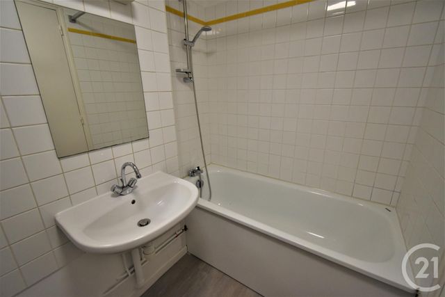 Appartement F1 à louer - 1 pièce - 33,39 m2 - Laval - 53 - PAYS-DE-LOIRE