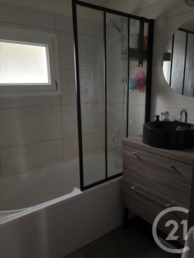 Maison à louer - 3 pièces - 68 m2 - Port Brillet - 53 - PAYS-DE-LOIRE