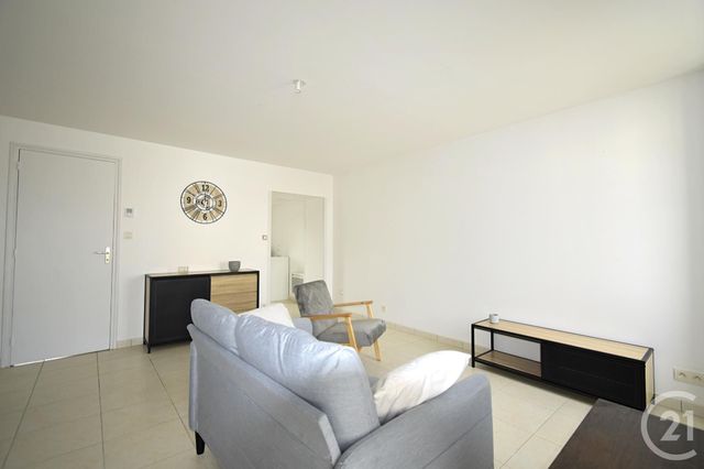 Maison à louer QUELAINES ST GAULT