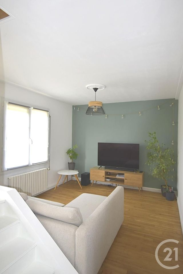 Maison &agrave; louer - 4 pi&egrave;ces - 81 m2 - Laval - 53 - PAYS-DE-LOIRE