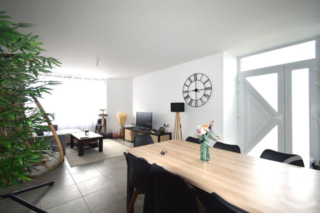 Maison &agrave; louer - 4 pi&egrave;ces - 87,31 m2 - Cosse Le Vivien - 53 - PAYS-DE-LOIRE