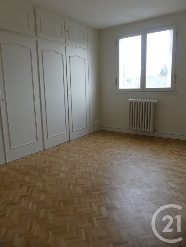 Appartement T4 &agrave; louer - 4 pi&egrave;ces - 104,61 m2 - Laval - 53 - PAYS-DE-LOIRE