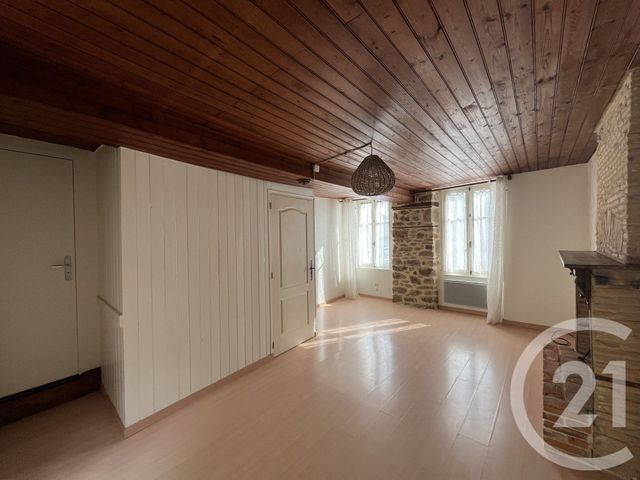 Maison &agrave; louer - 3 pi&egrave;ces - 63,97 m2 - Chailland - 53 - PAYS-DE-LOIRE
