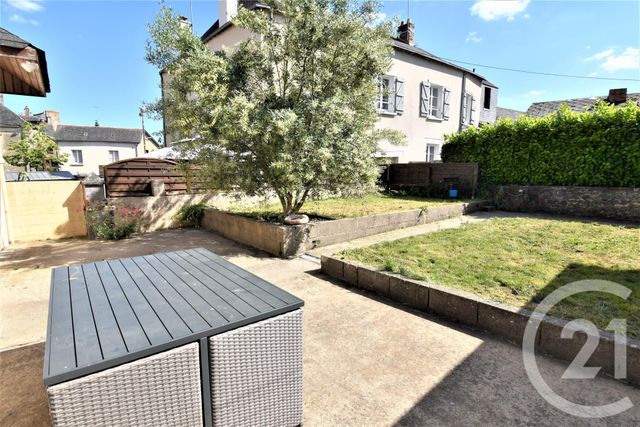 Maison &agrave; louer - 3 pi&egrave;ces - 88 m2 - Bazougers - 53 - PAYS-DE-LOIRE