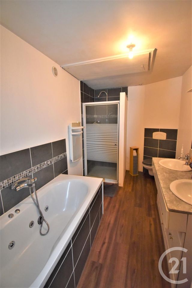 Maison &agrave; louer - 3 pi&egrave;ces - 88 m2 - Bazougers - 53 - PAYS-DE-LOIRE