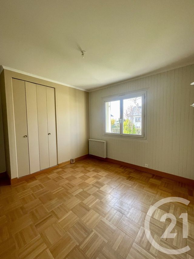 Maison &agrave; louer - 4 pi&egrave;ces - 110 m2 - St Berthevin - 53 - PAYS-DE-LOIRE