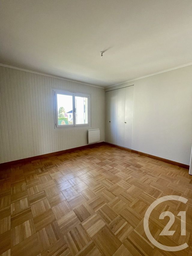 Maison &agrave; louer - 4 pi&egrave;ces - 110 m2 - St Berthevin - 53 - PAYS-DE-LOIRE