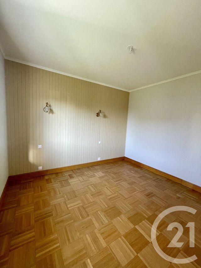 Maison &agrave; louer - 4 pi&egrave;ces - 110 m2 - St Berthevin - 53 - PAYS-DE-LOIRE