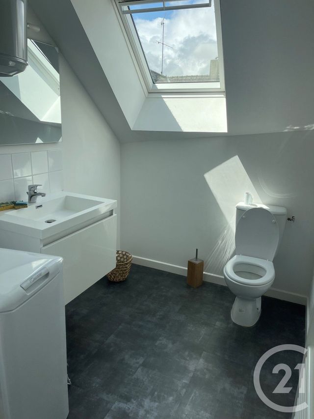 Appartement T2 &agrave; louer - 2 pi&egrave;ces - 48 m2 - St Berthevin - 53 - PAYS-DE-LOIRE