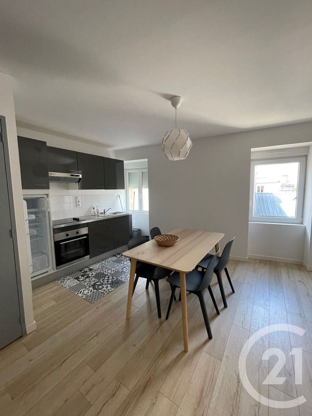 Appartement T2 &agrave; louer - 2 pi&egrave;ces - 48 m2 - St Berthevin - 53 - PAYS-DE-LOIRE