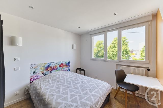 Appartement F5 &agrave; louer - 5 pi&egrave;ces - 103 m2 - Laval - 53 - PAYS-DE-LOIRE