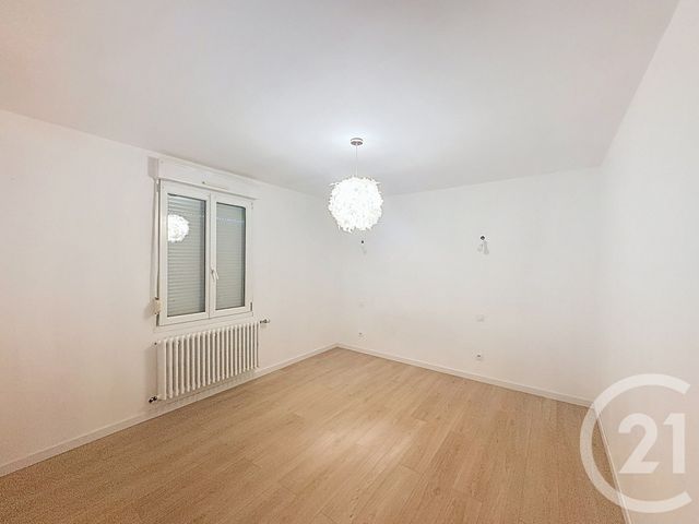 Maison &agrave; louer - 6 pi&egrave;ces - 121,40 m2 - Torce Viviers En Charnie - 53 - PAYS-DE-LOIRE