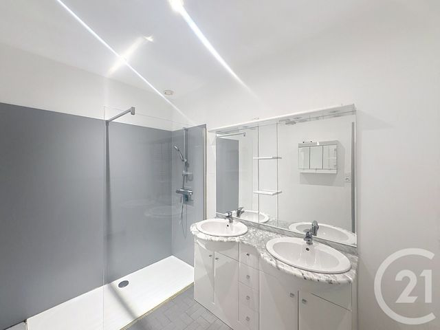 Maison &agrave; louer - 6 pi&egrave;ces - 121,40 m2 - Torce Viviers En Charnie - 53 - PAYS-DE-LOIRE