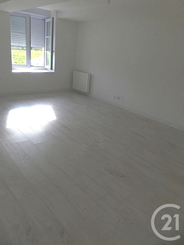 Maison &agrave; louer - 4 pi&egrave;ces - 114,63 m2 - Cosmes - 53 - PAYS-DE-LOIRE