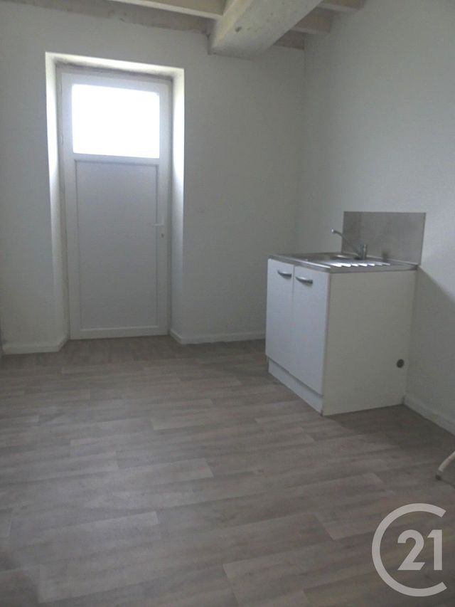 Maison &agrave; louer - 4 pi&egrave;ces - 114,63 m2 - Cosmes - 53 - PAYS-DE-LOIRE