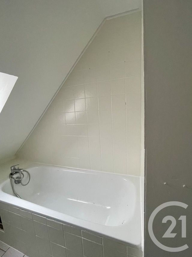 Maison &agrave; louer - 4 pi&egrave;ces - 54,89 m2 - Meslay Du Maine - 53 - PAYS-DE-LOIRE