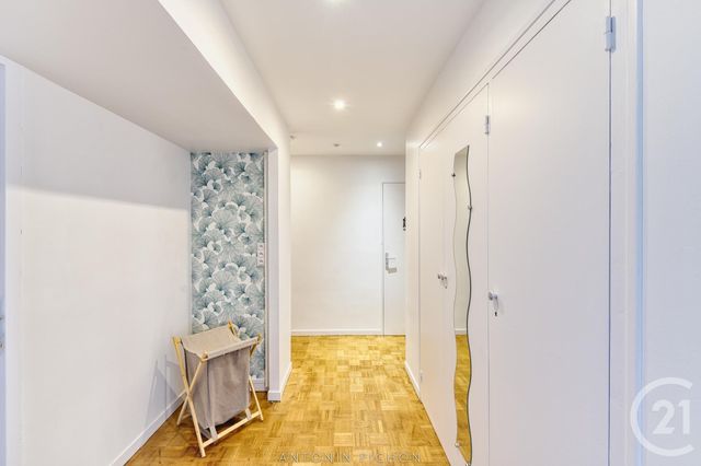 Appartement Chambre &agrave; louer - 5 pi&egrave;ces - 103 m2 - Laval - 53 - PAYS-DE-LOIRE