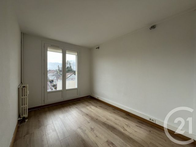 Appartement T3 &agrave; louer - 3 pi&egrave;ces - 63,65 m2 - Laval - 53 - PAYS-DE-LOIRE