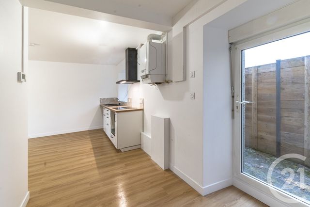 Appartement &agrave; louer - 2 pi&egrave;ces - 47,32 m2 - Louverne - 53 - PAYS-DE-LOIRE