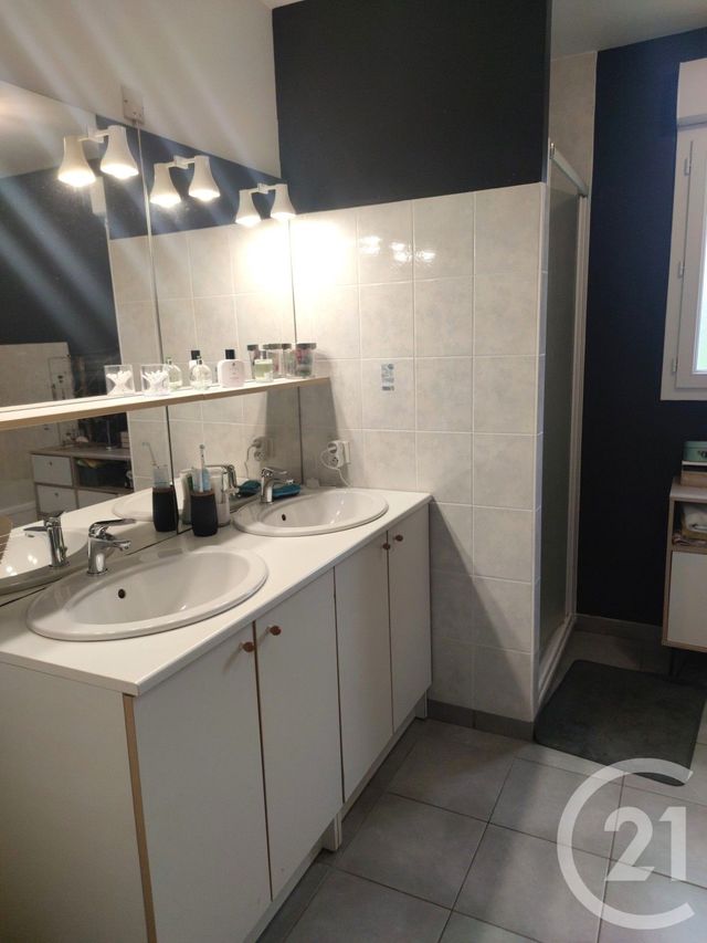 Maison &agrave; louer - 5 pi&egrave;ces - 100,70 m2 - St Berthevin - 53 - PAYS-DE-LOIRE