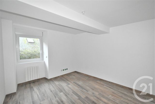 Appartement T2 &agrave; louer - 2 pi&egrave;ces - 47,07 m2 - Cosse Le Vivien - 53 - PAYS-DE-LOIRE