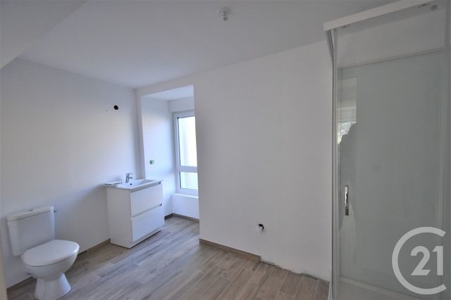 Appartement T2 &agrave; louer - 2 pi&egrave;ces - 47,07 m2 - Cosse Le Vivien - 53 - PAYS-DE-LOIRE