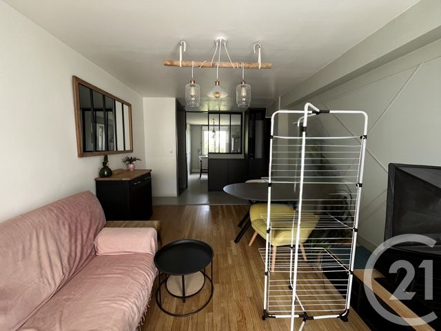 Appartement T3 &agrave; louer - 3 pi&egrave;ces - 62,56 m2 - Laval - 53 - PAYS-DE-LOIRE